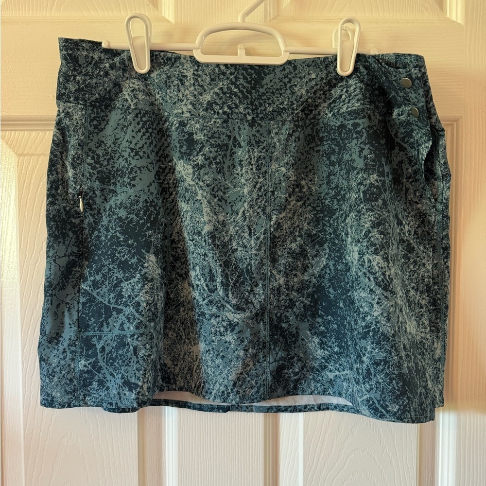 Columbia Women Green Multi Omni‎ Shield Bound Around Short Wrap Skirt Size M